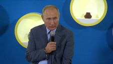 Путин рассказал, как работа в разведке помогает ему вести переговоры